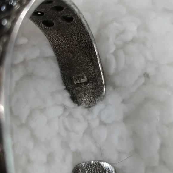 Vintage Sterling Silver And Onyx Cuff - Picture 4 of 5